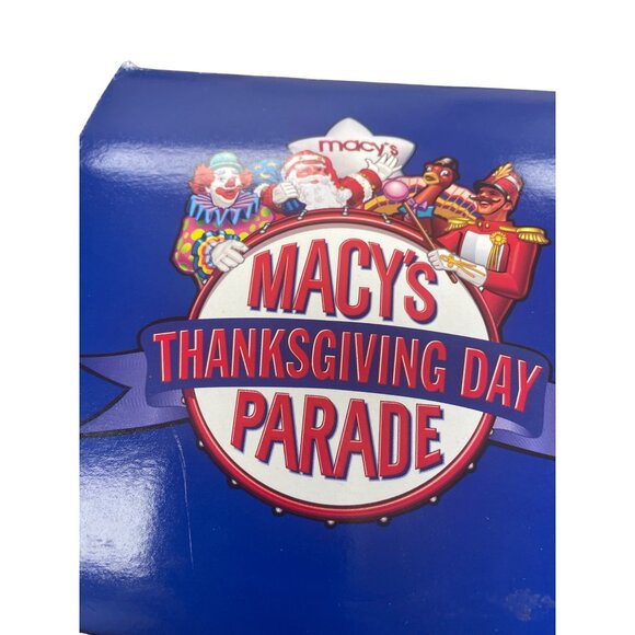Macys 2002 Thanksgiving Day Parade Musical Waterglobe collectible SKU 8310 - Picture 5 of 16